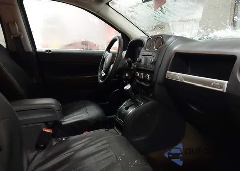 2016 Jeep Compass Sport z USA, uszkodzony, nr VIN 1C4NJDBB6GD631458